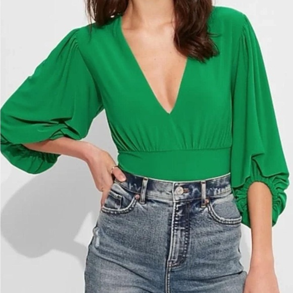 Express Tops - Express bubble sleeve v-neck bodysuit ❤️